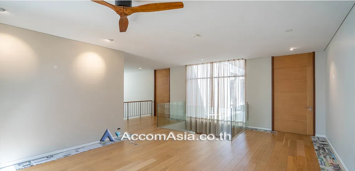 picture 🔼🔽 AccomA 📩 Warm Resort-Style Home with Natural Wood Finishes (AA20616) - 13/20