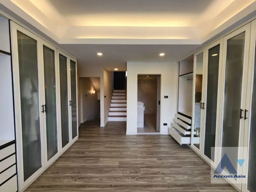 รูป 🔼🔽 AccomA 📩 Pet friendly 3 BR House in Khlong Ton Nuea (AA41663) - รูปที่ 5/8