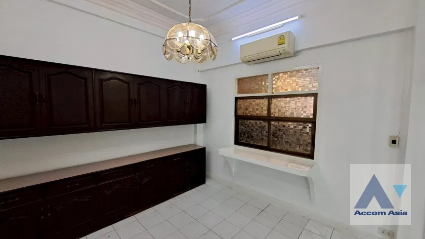 picture 🔼🔽 AccomA 📩 Home Office 5 BR Townhouse in Khlong Ton Nuea (AA44069) - 6/20