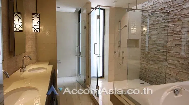 รูป 🔼🔽 AccomA 📩 Home Office,Private Swimming Pool 4 BR House in Khlong Ton Nuea (AA14159) - รูปที่ 15/18