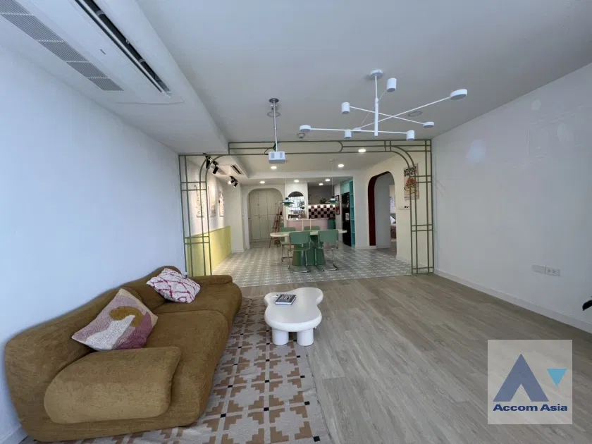 picture 🔼🔽 AccomA 📩 Newly renovated,Fully Furnished 2 BR Condominium @Supalai Place   (AA44421) - 1/14