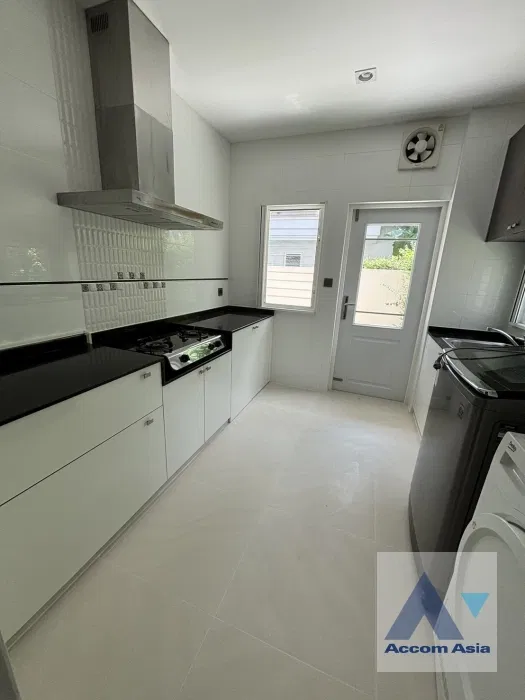 รูป 🔼🔽 AccomA 📩 Sleek Contemporary Home with Double-Height Foyer and Stylish Kitchen  (AA42158) - รูปที่ 10/20