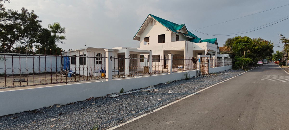 รูป ที่ดิน แถมบ้าน ซ.ฉัตรหลวง1 แถมบ้าน2หลัง - รูปที่ 4/13