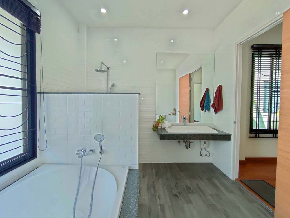 picture Modern-Style 4-Bedroom House with Bathtub, Just 10 Minutes to Chiang Mai Airport - 38/50