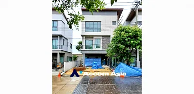 เช่าทาวน์โฮม สนามบินสุวรรณภูมิ : 🔼🔽 AccomA 📩  3 BR Townhouse @Baan Klang Muang The Edition Rama 9- Onnut (AA32601)