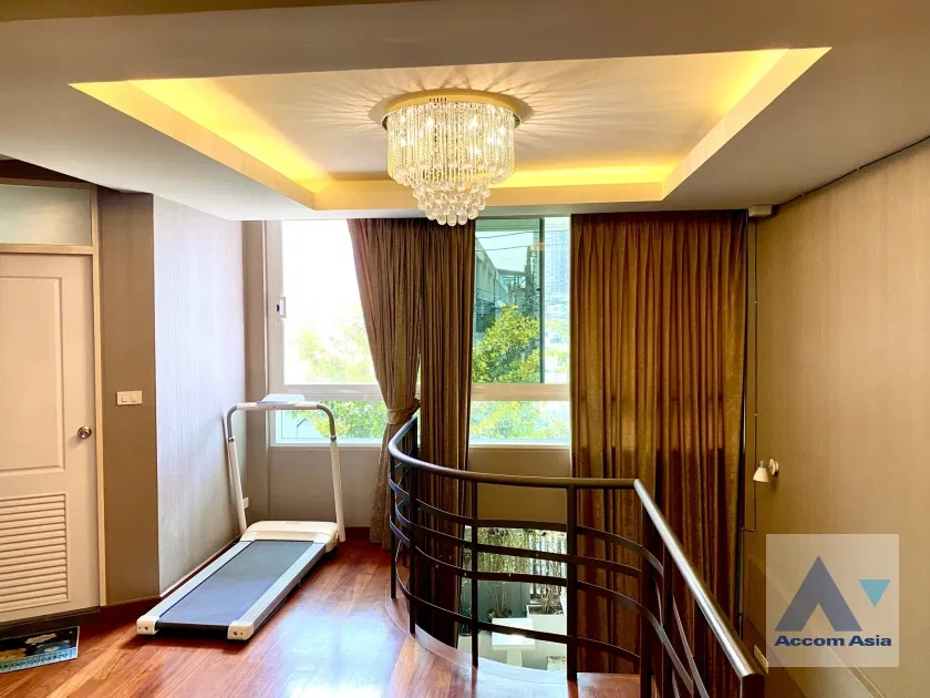 picture 🔼🔽 AccomA 📩  3 BR Townhouse in Thung Wat Don (AA42178) - 8/20