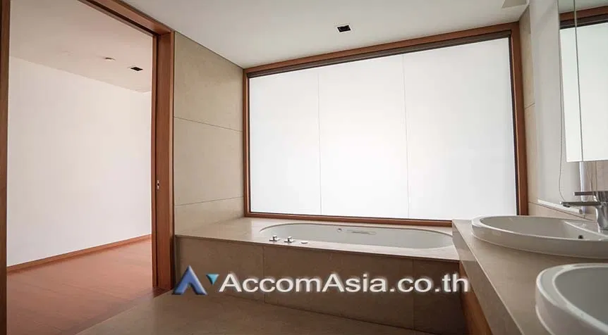 รูป 🔼🔽 AccomA 📩  Contemporary condominium with full-height windows and open space in Sathorn (AA27661) - รูปที่ 11/18