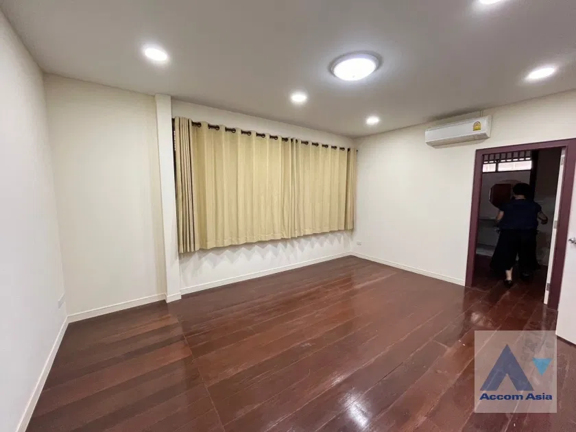 picture 🔼🔽 AccomA 📩 Pet friendly 4 BR House in Phaya Thai (AA40561) - 11/20