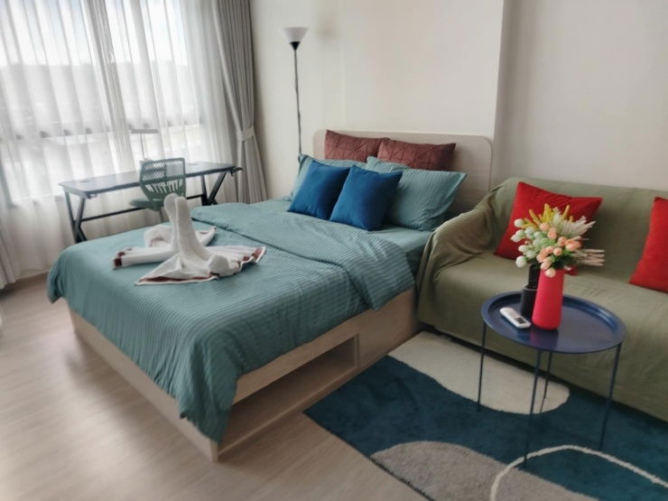 picture D Condo Reef 
Building C, 5th floor, size 24 sq m.
15,000 per year

Deposit 2 months
1 month in advance
 - 3/16