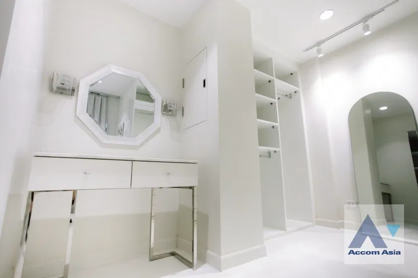 picture 🔼🔽 AccomA 📩 Newly renovated 2 BR Condominium @Navin Court (AA44330) - 12/20