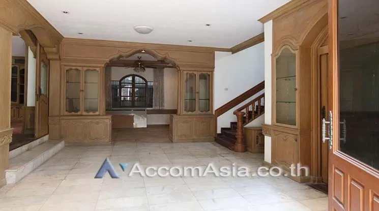 picture 🔼🔽 AccomA 📩 Home Office 5 BR House in Khlong Ton Nuea (AA14437) - 2/10