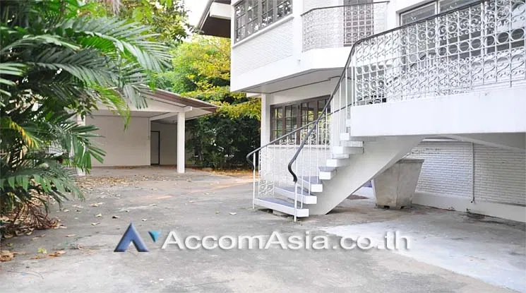 picture 🔼🔽 AccomA 📩 Home Office 3 BR House in Khlong Ton Nuea (AA13724) - 12/14