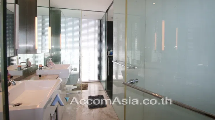 รูป 🔼🔽 AccomA 📩  Modern condominium with natural light and open layout in Sathorn (AA13551) - รูปที่ 8/9