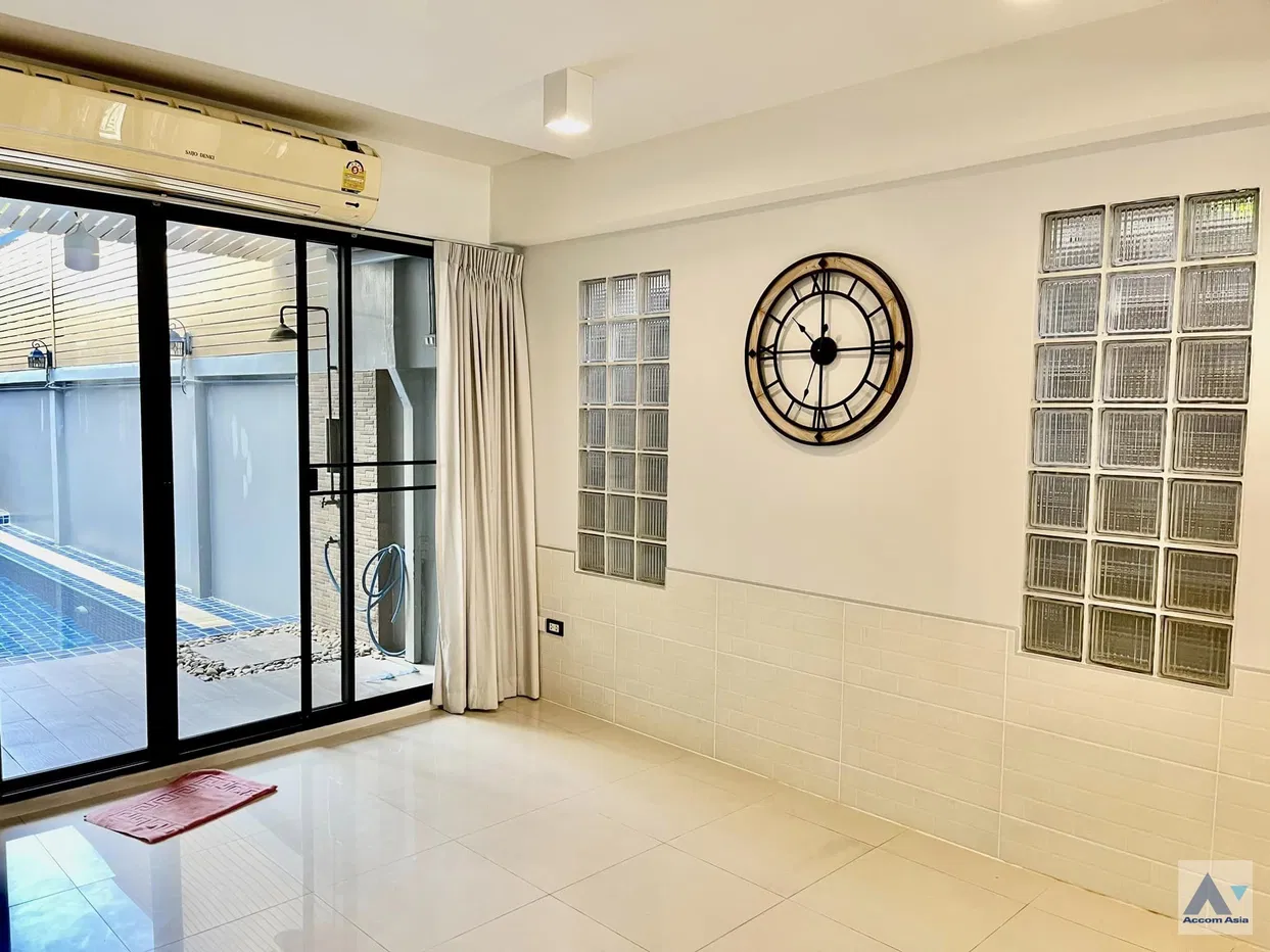 picture 🔼🔽 AccomA 📩 Sunlit family home with private garden and pool in Sukhumvit (AA24620) - 9/15
