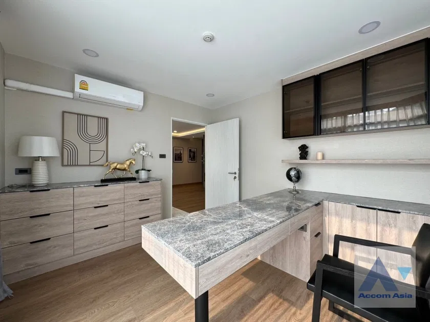 picture 🔼🔽 AccomA 📩  3 BR Condominium @Navin Court (AA39924) - 12/20