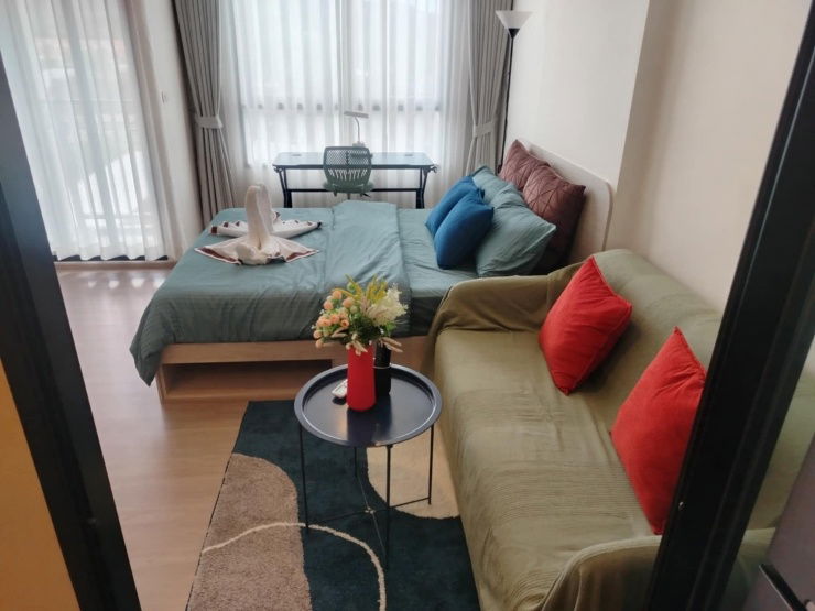 picture D Condo Reef 
Building C, 5th floor, size 24 sq m.
15,000 per year

Deposit 2 months
1 month in advance
 - 9/16