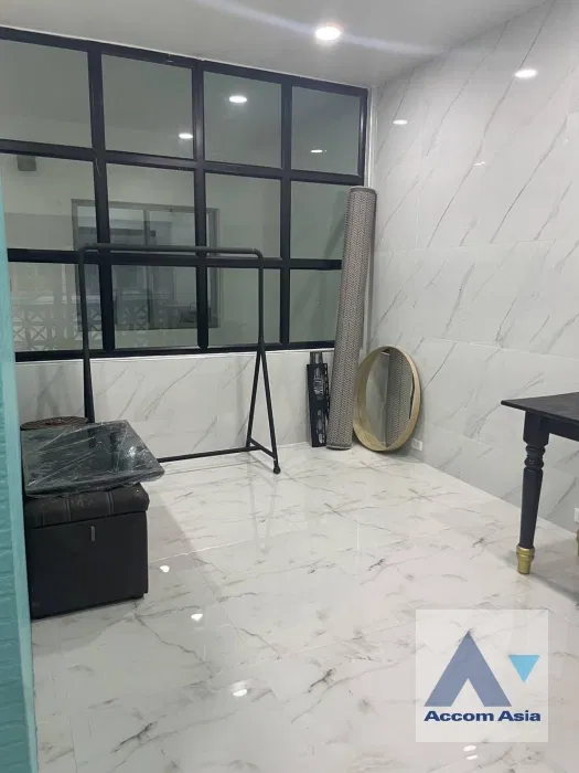 รูป 🔼🔽 AccomA 📩  3 BR Townhouse in Khlong Ton Nuea (AA16702) - รูปที่ 16/17