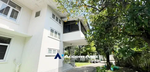🔼🔽 AccomA 📩  3 BR House @Peaceful Compound (97421)