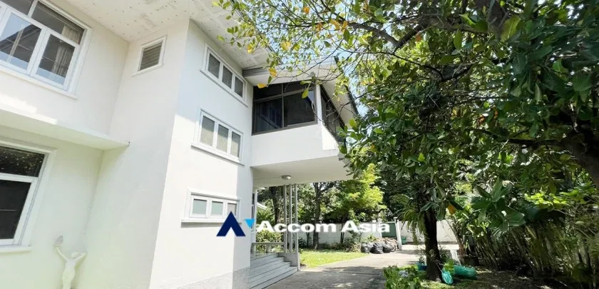 picture 🔼🔽 AccomA 📩  3 BR House @Peaceful Compound (97421) - 1/20
