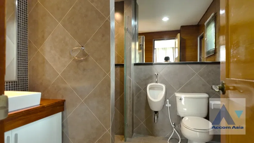 picture 🔼🔽 AccomA 📩 Modern 3-storey house with natural light and private garden in Sukhumvit  - 12/20