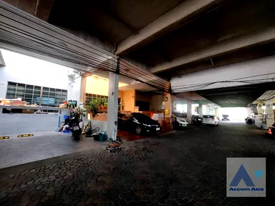 ทาวน์โฮม สุขุมวิท 46 : 🔼🔽 AccomA 📩  3 BR Townhouse in Khlong Ton Nuea (AA36708)