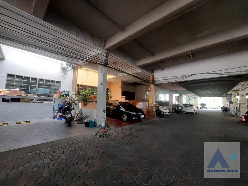 รูป 🔼🔽 AccomA 📩  3 BR Townhouse in Khlong Ton Nuea (AA36708) - รูปที่ 1/1