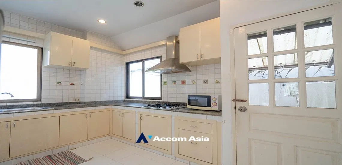 picture 🔼🔽 AccomA 📩 Spacious 4-storey house with parking and private corner yard (AA22965) - 20/20