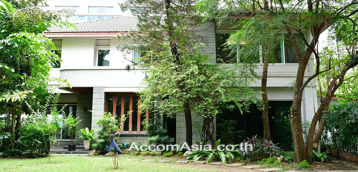 picture 🔼🔽 AccomA 📩 Detached house with warm interiors and private yard in Phaholyothin (AA30003) - 2/12
