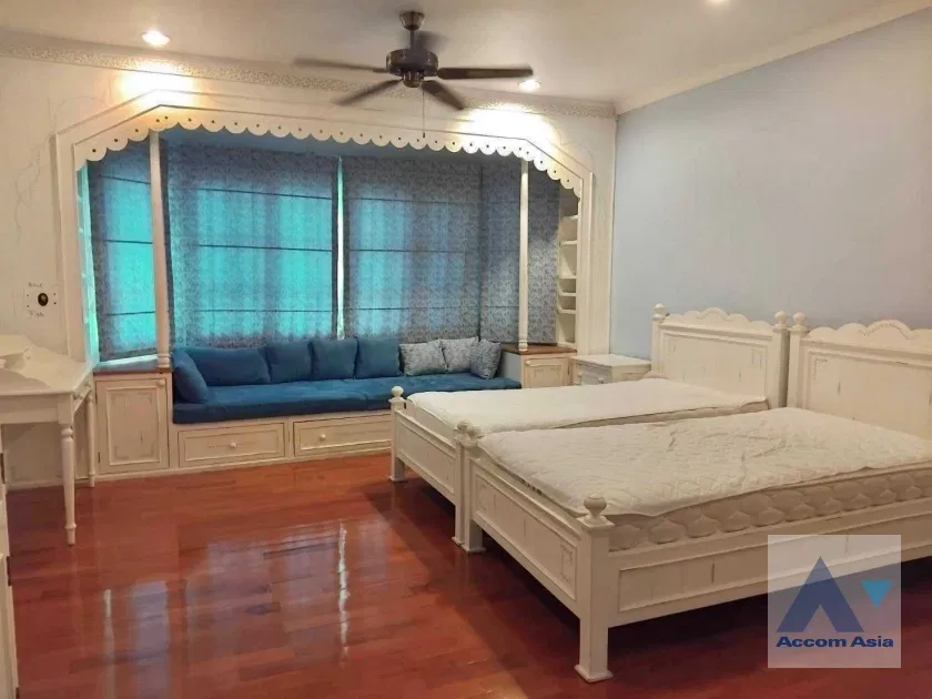 picture 🔼🔽 AccomA 📩  4 BR House @Fantasia Villa 3  (AA41631) - 7/10