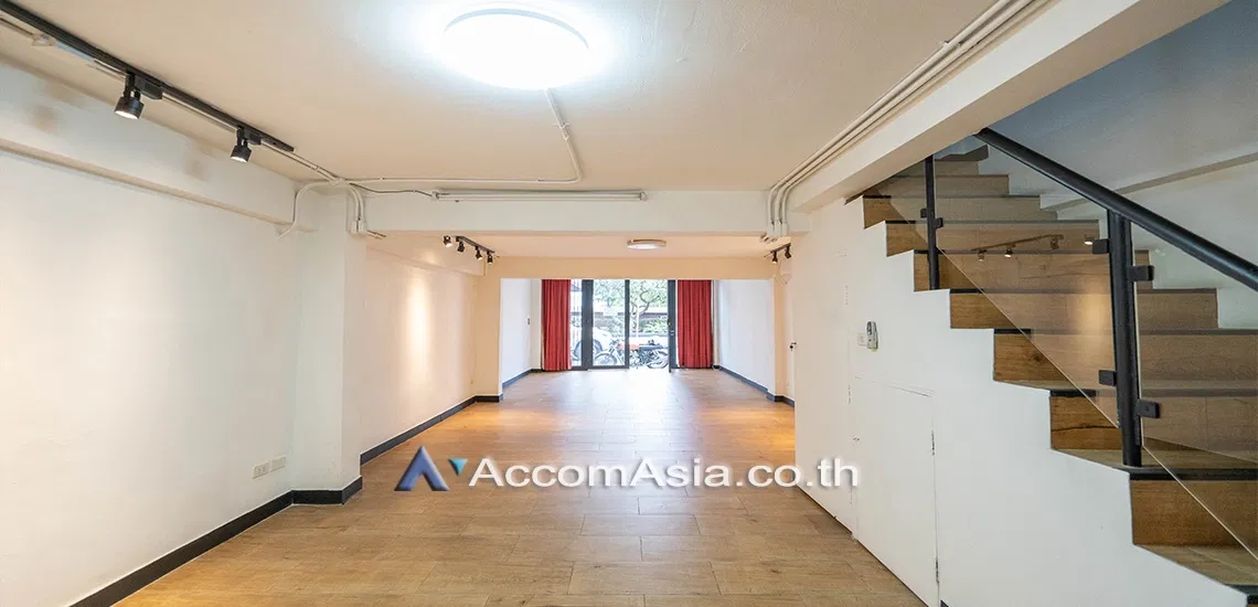picture 🔼🔽 AccomA 📩 Townhouse with Home Office setup and 3 Bedrooms near MRT Lumphini (AA16931) - 3/18