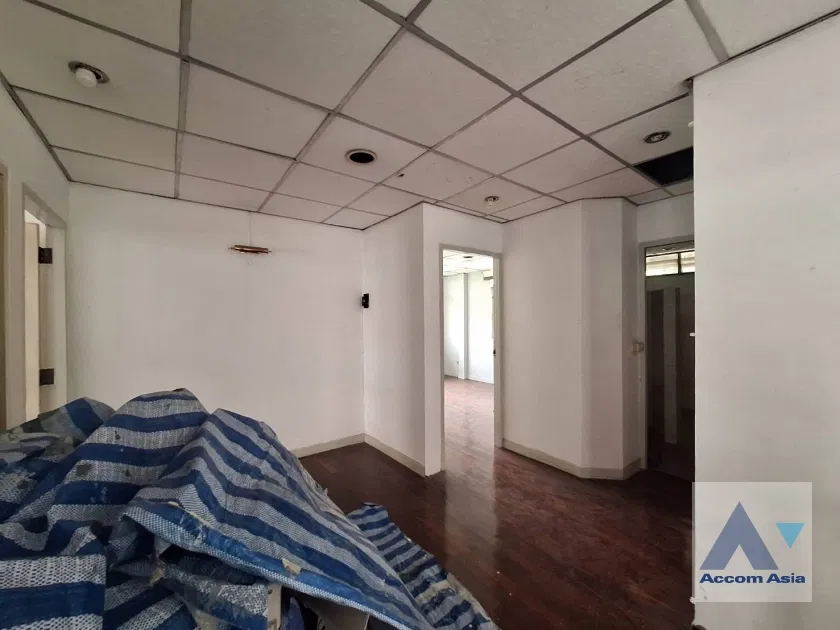 picture 🔼🔽 AccomA 📩 2-Storey Detached House for Rent and Sale | Perfect for Renovation in Sathorn (AA17365) - 9/17