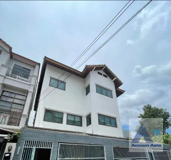 picture 🔼🔽 AccomA 📩  4 BR House in Phra Khanong (AA41646) - 1/9