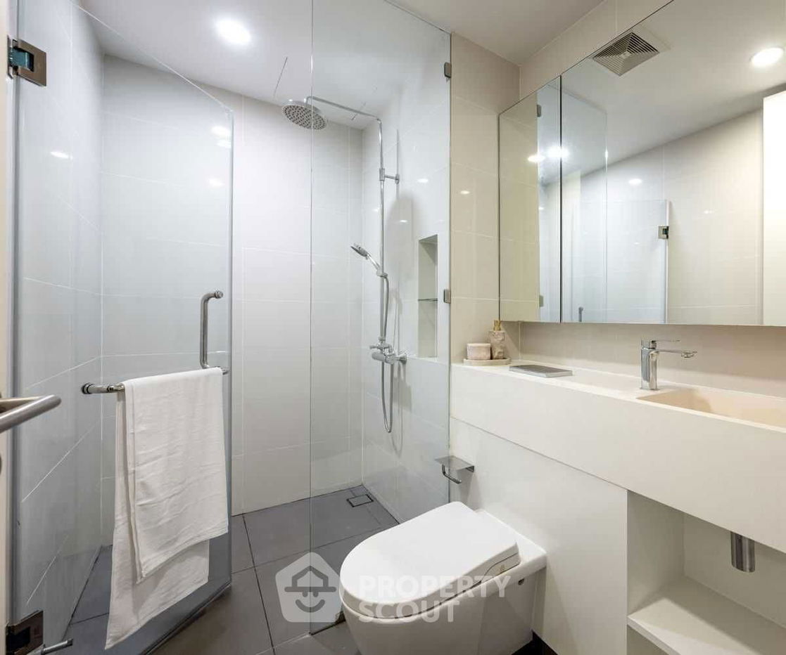 picture 4-BR Condo at Siamese Surawong near MRT Sam Yan (ID 2284583) - 24/32