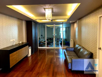 ทาวน์โฮม เขตสาทร : 🔼🔽 AccomA 📩  1 BR Townhouse in Thung Wat Don (AA42178)