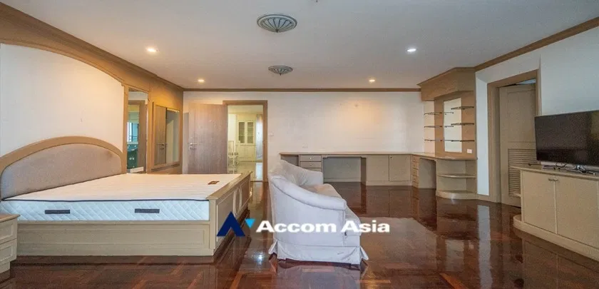 รูป 🔼🔽 AccomA 📩 Warm-tone condominium with built-in closets and open view balcony (28612) - รูปที่ 5/15