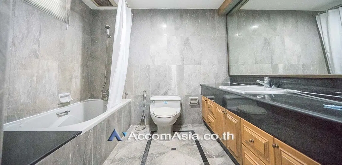 รูป 🔼🔽 AccomA 📩 Classic-style condo with light-filled interiors and city views (AA28974) - รูปที่ 7/12