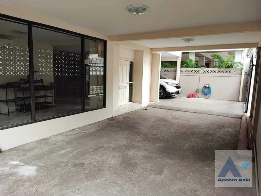 picture 🔼🔽 AccomA 📩 Pet friendly 4 BR House in Phaya Thai (AA40561) - 2/20