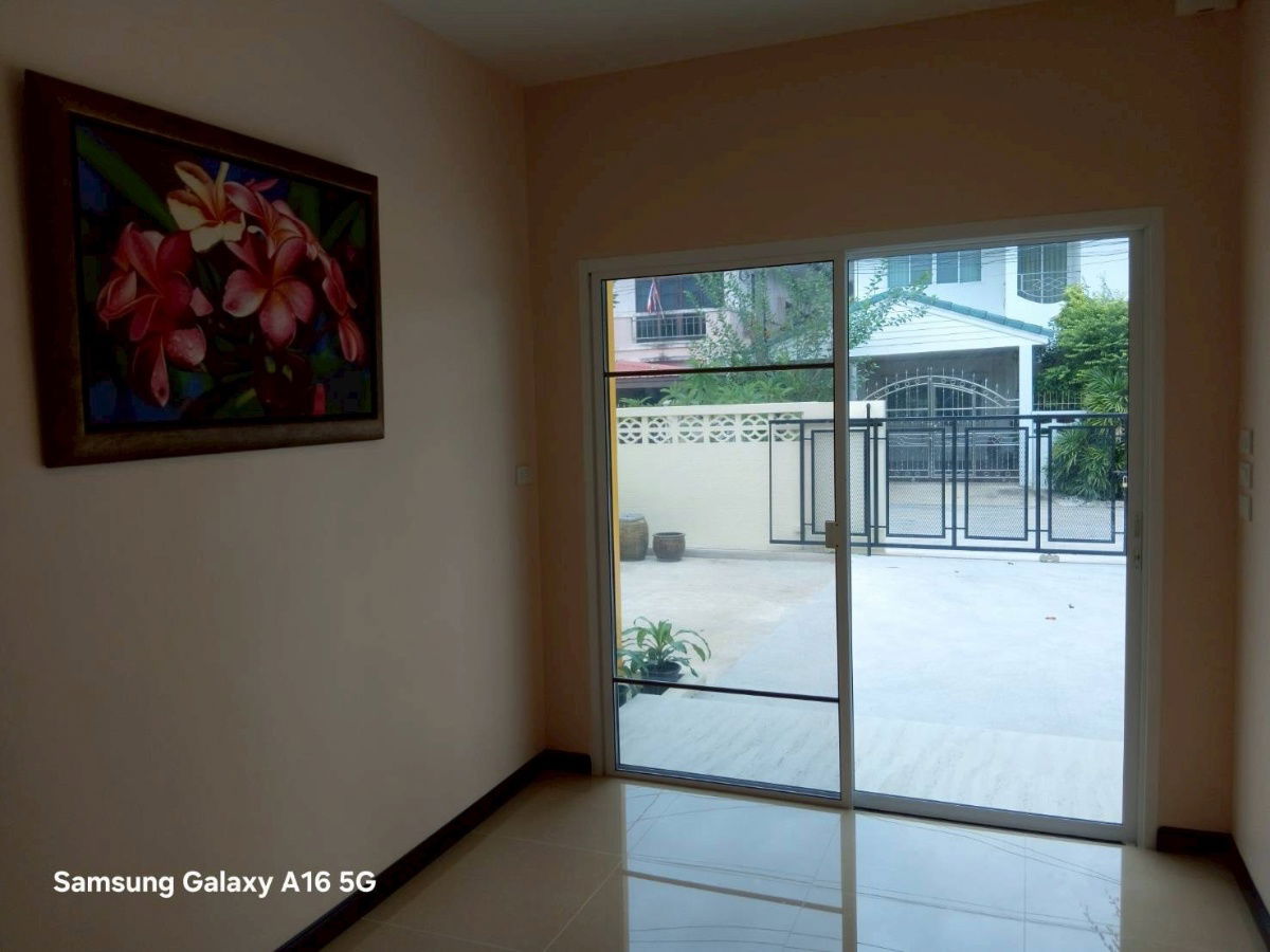 รูป ให้เช่า หมู่บ้านประชานิเวศน์2 ระยะ3 พร้อมเฟอร์ 60ตร.วา 2 ห้องนอน 22,000 บาท - รูปที่ 4/20