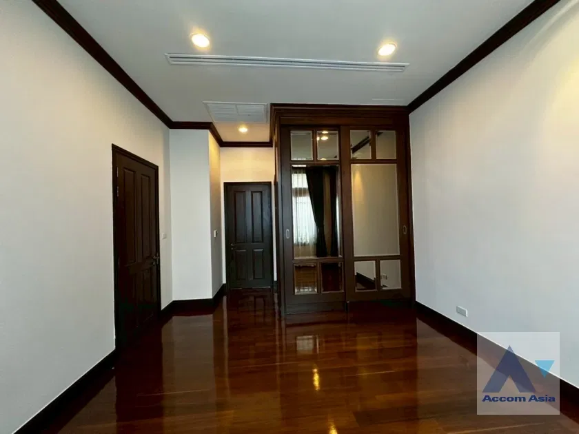 รูป 🔼🔽 AccomA 📩 Thai-style home with pool and high ceiling in serene setting (AA32856) - รูปที่ 12/20