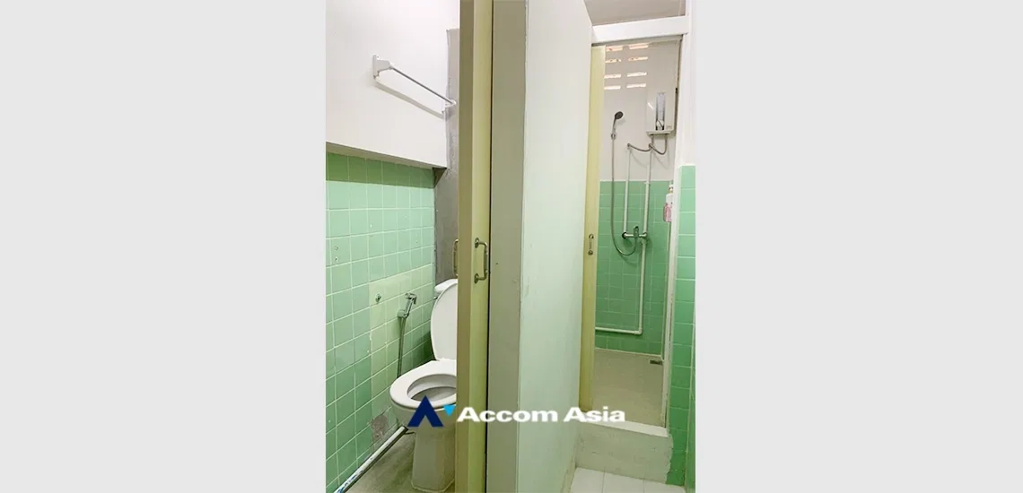 picture 🔼🔽 AccomA 📩  4 BR Townhouse in Khlong Toei Nuea (110185) - 4/4