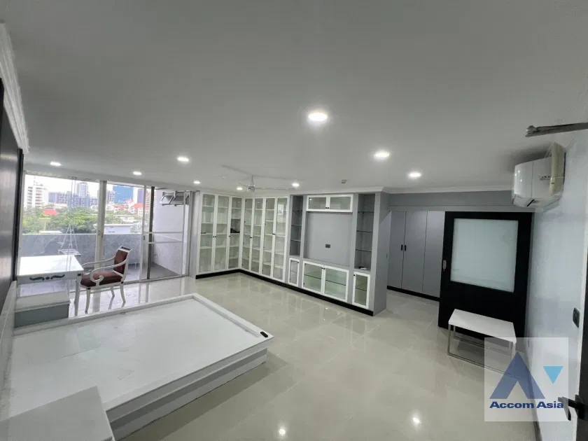 picture 🔼🔽 AccomA 📩 Modern condo in Sukhumvit with warm tones and airy layout (AA17280) - 15/20
