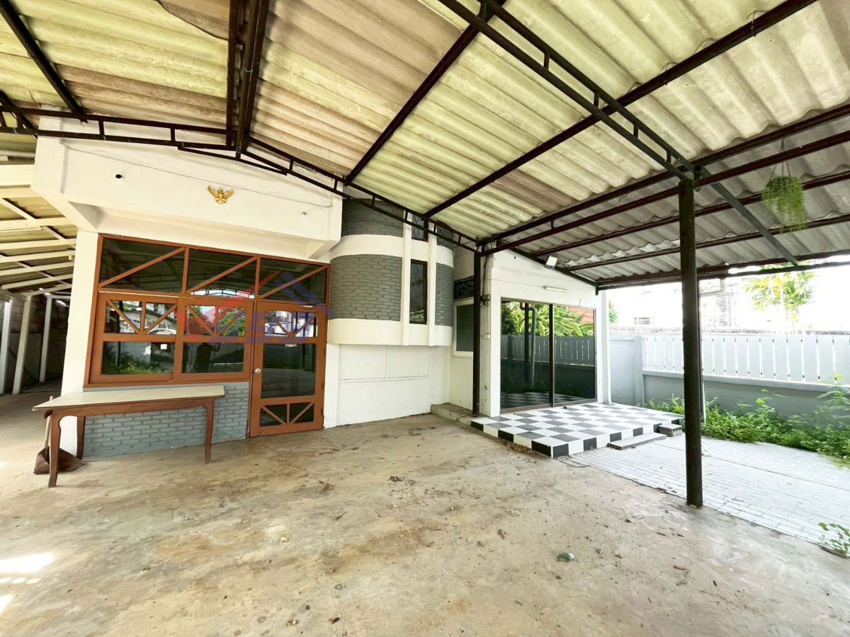 รูป ขายบ้านเดี่ยว 2 ชั้น พร้อมที่ดิน ซอยพัฒนาการ 52 - รูปที่ 1/10