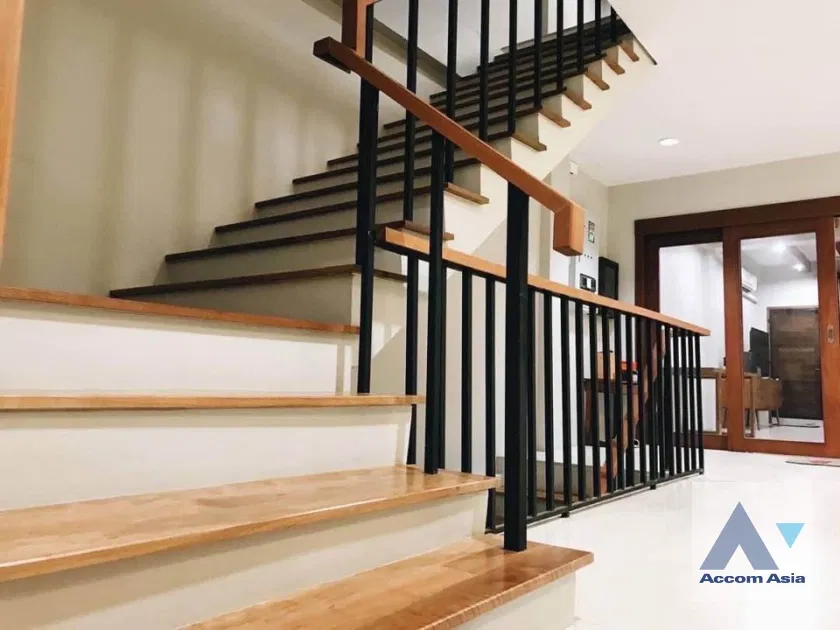รูป 🔼🔽 AccomA 📩 Fully Furnished 2 BR Townhouse in Chong Nonsi (AA41836) - รูปที่ 10/17
