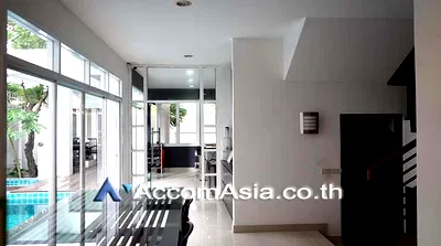บ้านเดี่ยว เขตวัฒนา : 🔼🔽 AccomA 📩 Private Swimming Pool 4 BR House in Khlong Ton Nuea (AA25848)