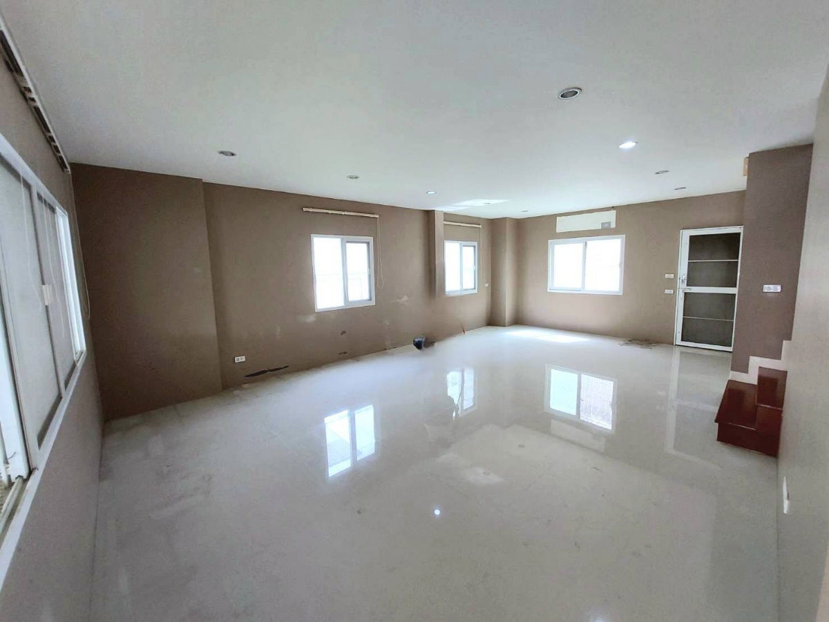 รูป ด่วน ขายทาวน์เฮ้าส์สองชั้น The Exclusive Townhome  - รูปที่ 2/4