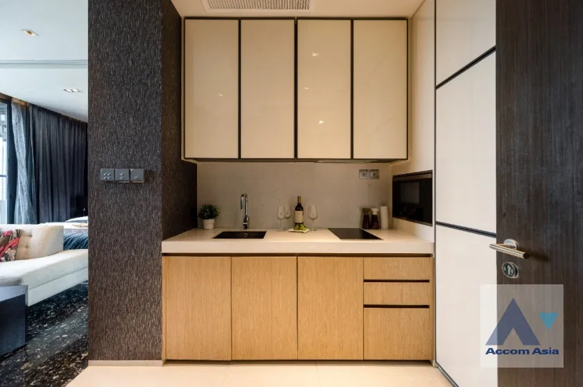 รูป 🔼🔽 AccomA 📩 Sleek high-floor condominium with bold style in Sukhumvit (AA41343) - รูปที่ 12/18