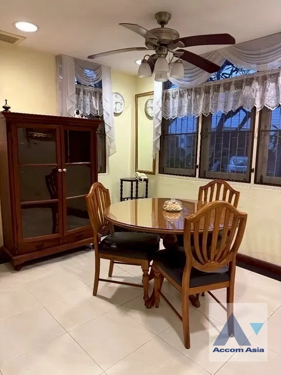 picture 🔼🔽 AccomA 📩 Private Swimming Pool 2 BR House in Khwaeng Sam Sen Nai (AA42941) - 11/20