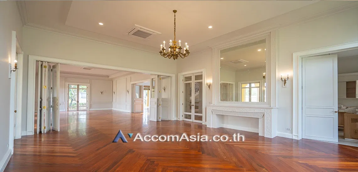 รูป 🔼🔽 AccomA 📩 Spacious estate with lush garden, private pool & timeless charm - รูปที่ 8/20