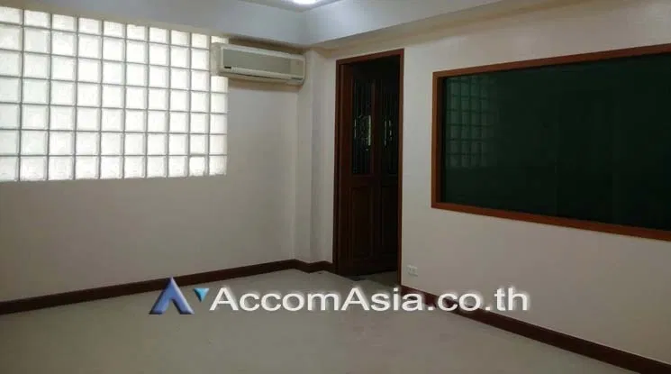 picture 🔼🔽 AccomA 📩 Townhouse with classic look and natural light in Sathorn (AA17368) - 8/10