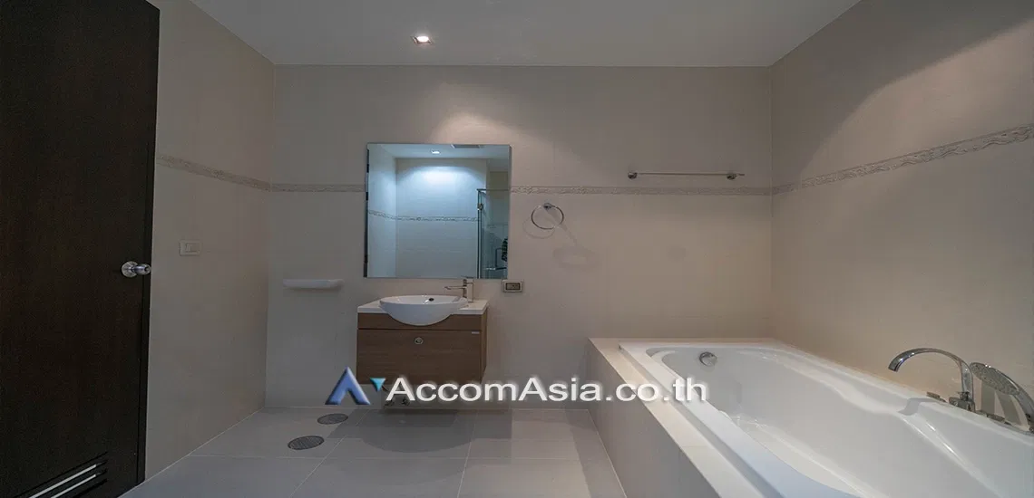 รูป 🔼🔽 AccomA 📩 White-tone condo with large balcony and skyline view (1519337) - รูปที่ 10/12